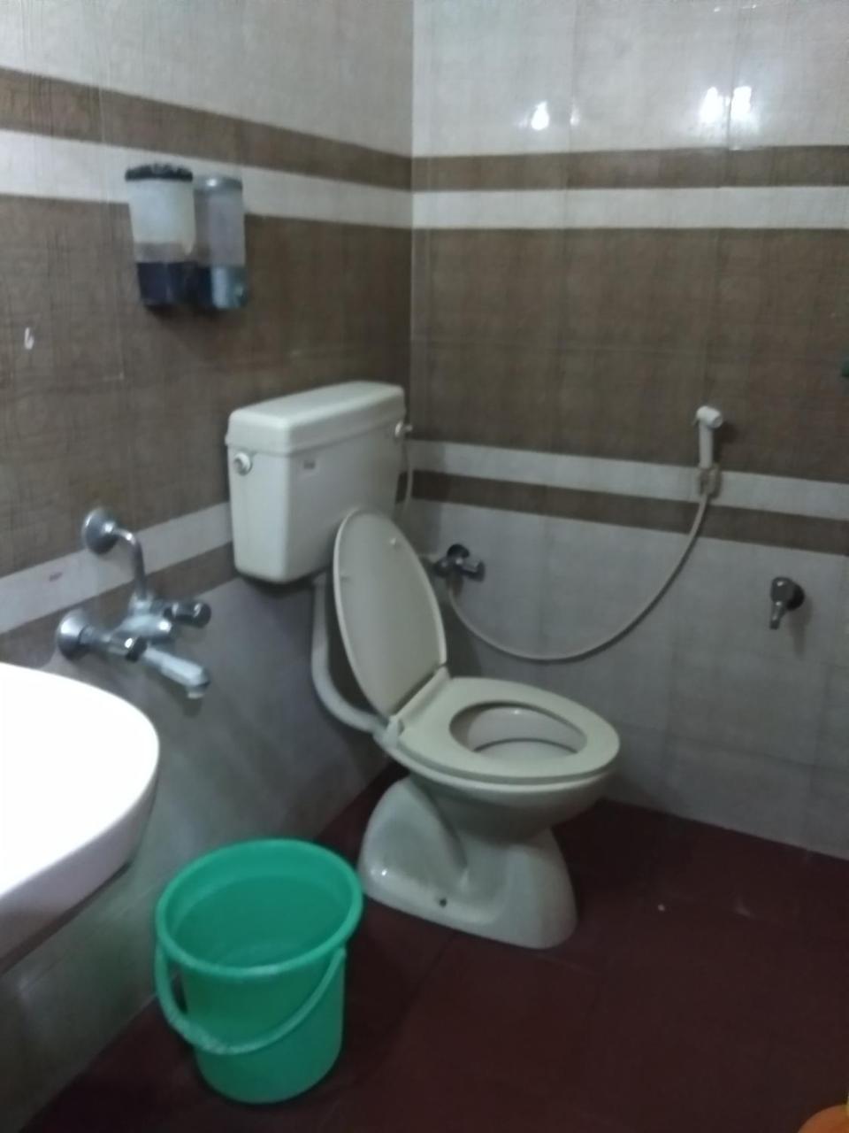 Sai Tirumala Residency Tirupati Zewnętrze zdjęcie