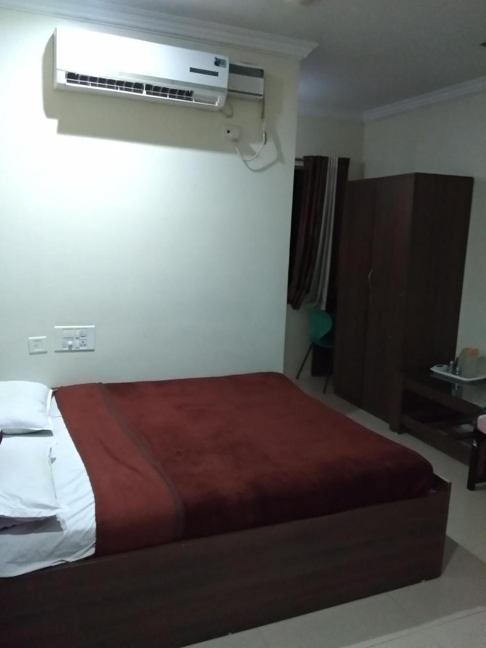 Sai Tirumala Residency Tirupati Zewnętrze zdjęcie