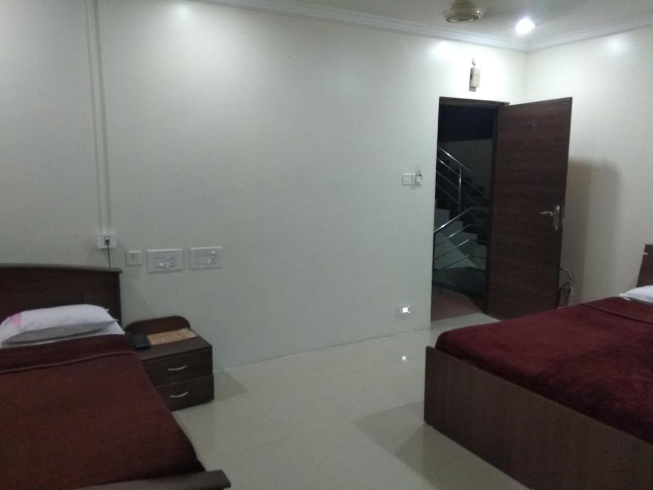 Sai Tirumala Residency Tirupati Zewnętrze zdjęcie