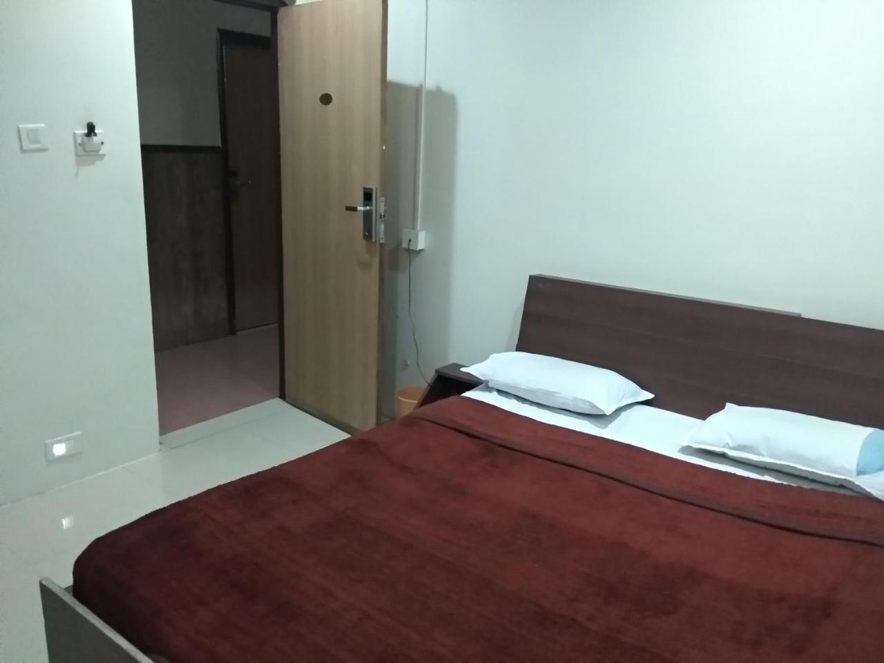 Sai Tirumala Residency Tirupati Zewnętrze zdjęcie